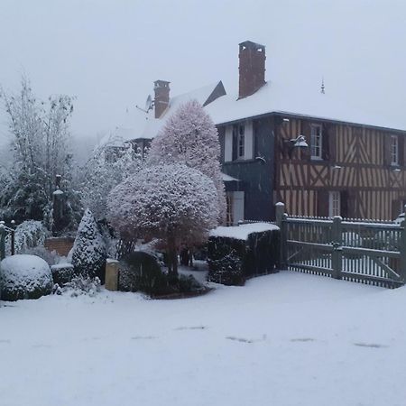 Hotel Au P'Tit Jardin Saint-Sylvestre-de-Cormeilles Esterno foto