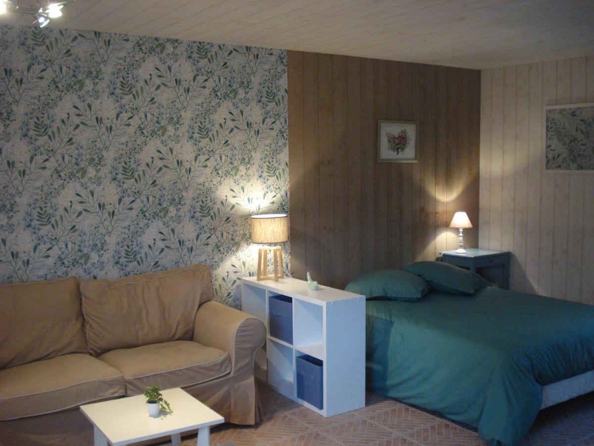 Hotel Au P'Tit Jardin Saint-Sylvestre-de-Cormeilles Esterno foto